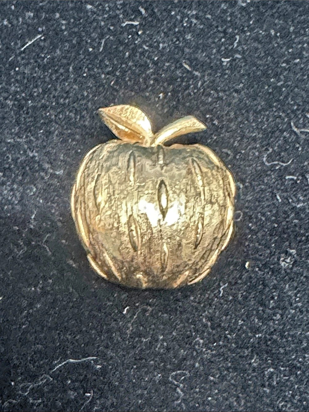 Beautiful Vintage Gold Apple Brooch/ Pin